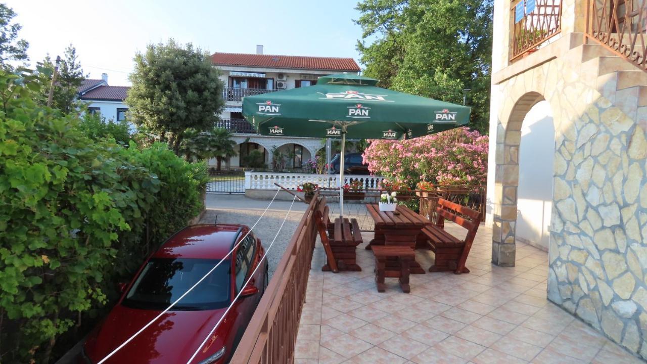 Apartments Kamelija Малинска Екстериор снимка