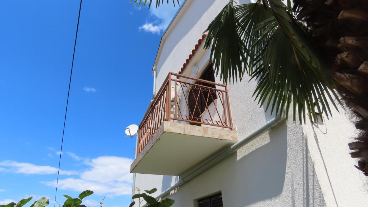 Apartments Kamelija Малинска Екстериор снимка
