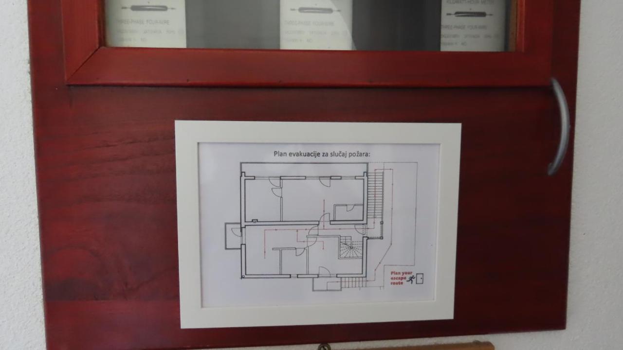 Apartments Kamelija Малинска Екстериор снимка