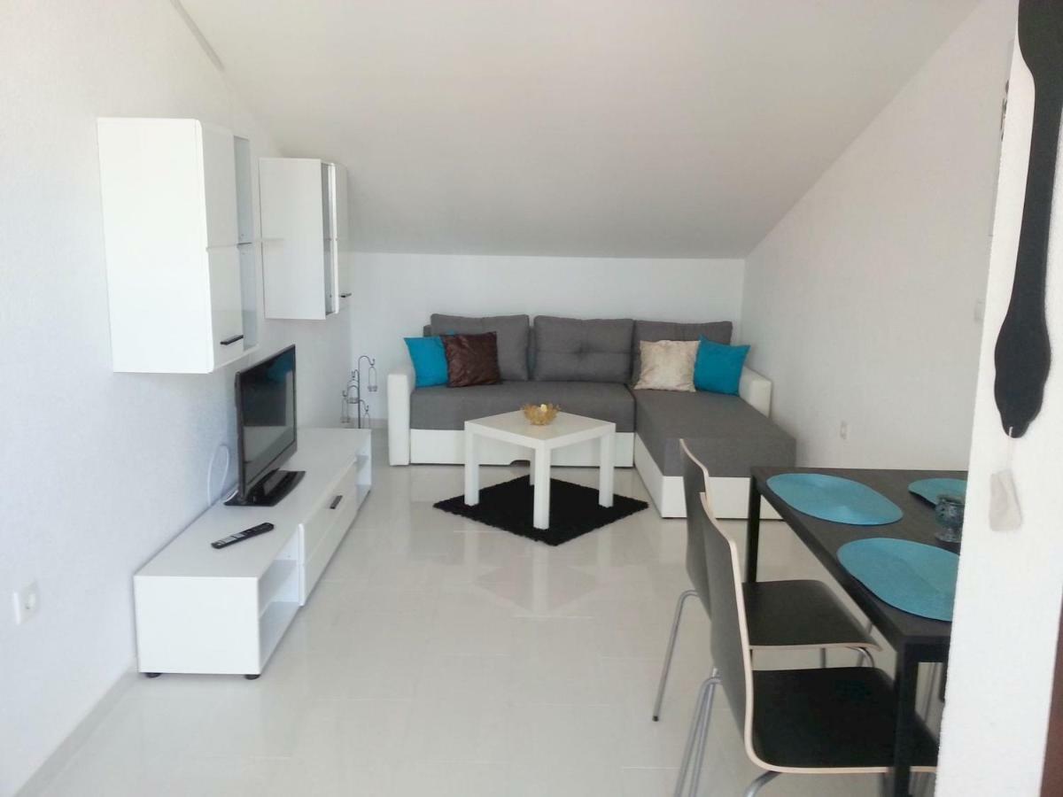 Apartments Kamelija Малинска Екстериор снимка