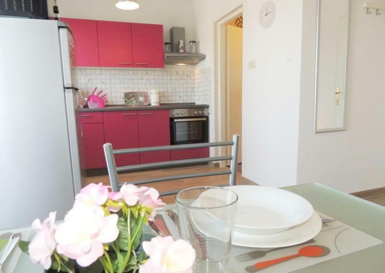 Apartments Kamelija Малинска Екстериор снимка
