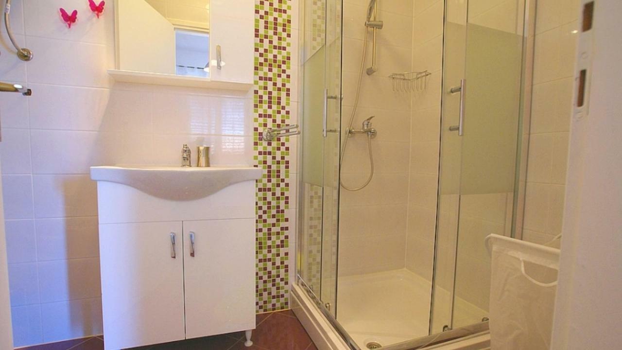 Apartments Kamelija Малинска Екстериор снимка