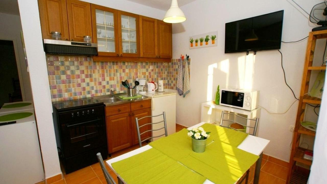 Apartments Kamelija Малинска Екстериор снимка