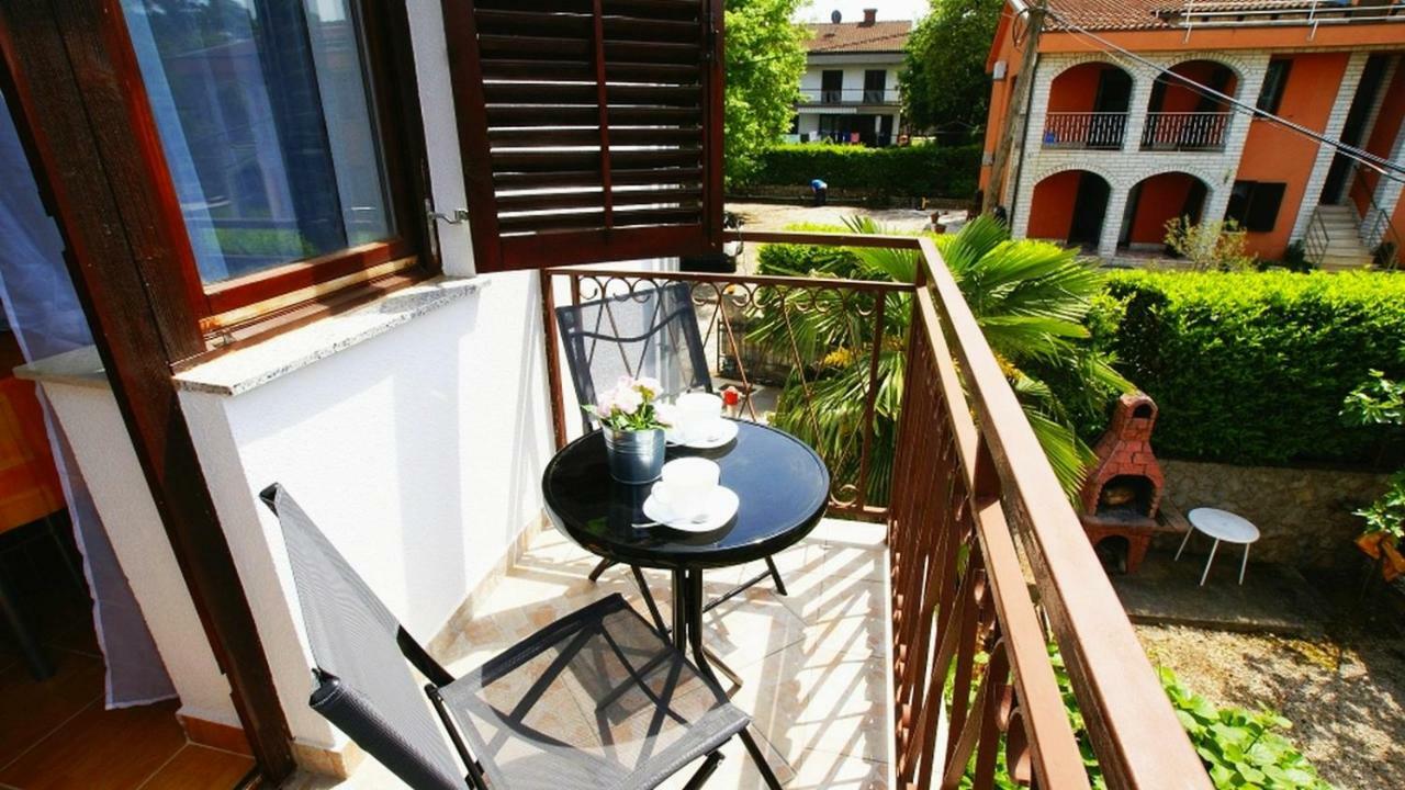 Apartments Kamelija Малинска Екстериор снимка